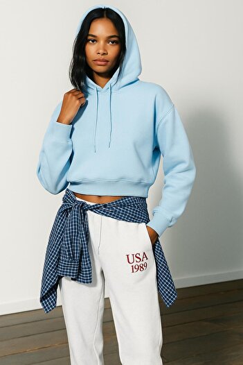 HAKKE Three Thread Hooded Crop Sweat