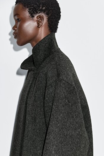 Massimo Dutti Dik yaka yün karışımlı pelerin kaban