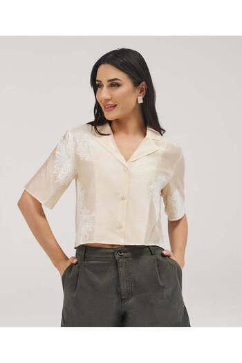 Zigzag Lapel Detailed Embroidered Top
