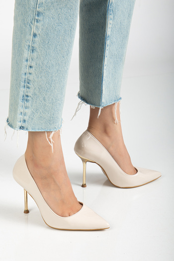 RİSSOLİ Women's Beige Patent Leather Heel Gold Detailed Stiletto