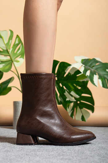 meefshoes Γυναικείες μπότες με τακούνι σε καφέ δέρμα μεσαίου μήκους Mekvalli