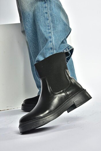 Fox Shoes V676556909 Γυναικείες μπότες με λεπτομέρειες από μαύρο καουτσούκ