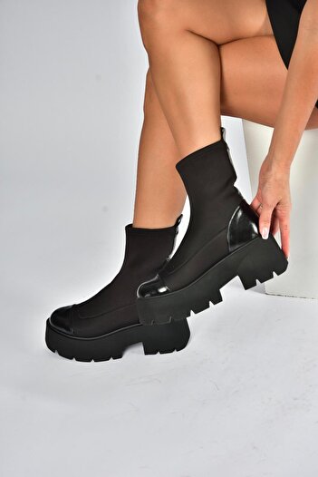 Fox Shoes V272902904 Γυναικείες μπότες με χοντρή σόλα από μαύρο ύφασμα
