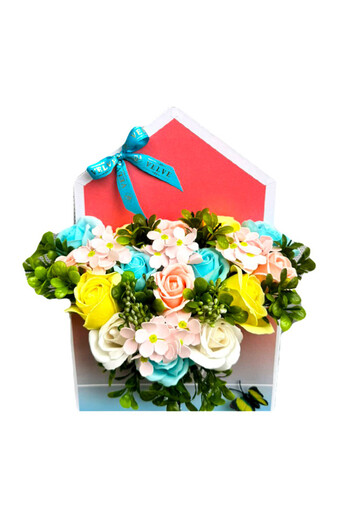 velve Envelo floral arrangement, soap roses and hydrangeas, in a turquoise envelope-shaped box