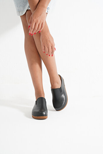 DOGİYE 3201 Special Series Shiny Black Colored Sek Anatomical Slippers