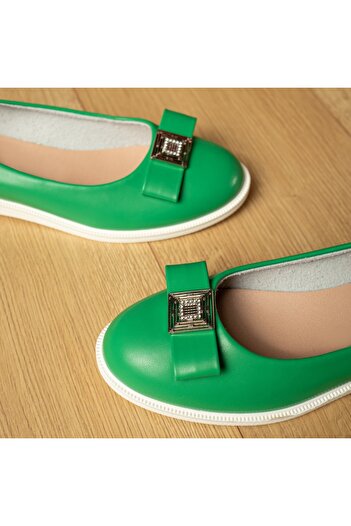 BMoD Green women's ballet flats with a metallic accessory MOD11013