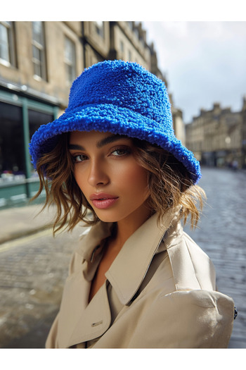 LAGRANZE Soft Plush Bucket Hat