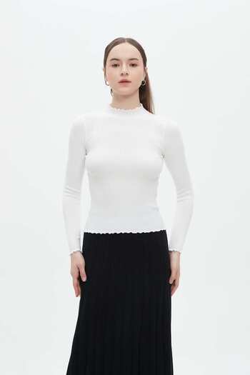 mica Solid Long-Sleeve Top