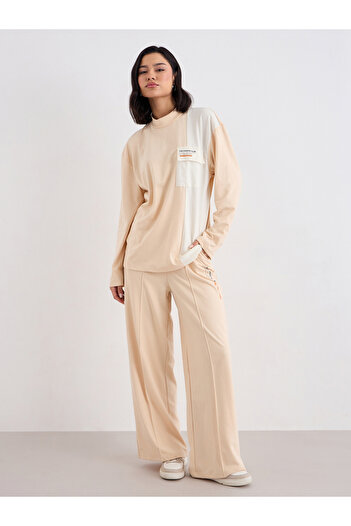 Styli Women Contrast Panel T-Shirt and Joggers Co-Ords