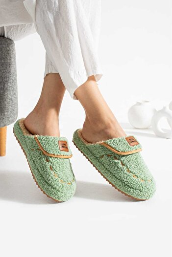 StWenn Women's House Slippers Sherpa Textured Winter Warm Furry Comfortable Non-Slip Sole