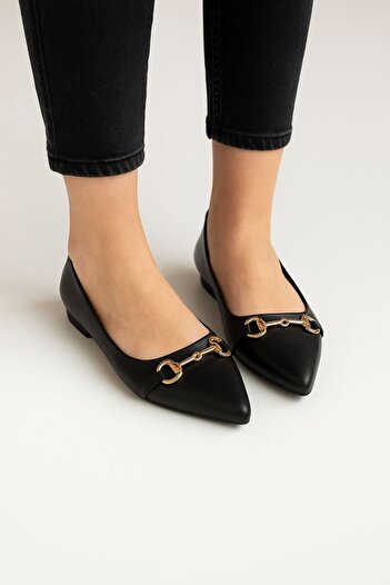 NEWGÜLTEKİN Genuine Leather Stylish and Comfortable Modern and Elegant Design Comfortable Daily Shoes with Chain Detail