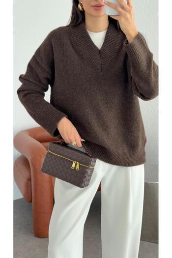 HAZELANNA V-Neck Bitter Brown Wool Effect Sweater