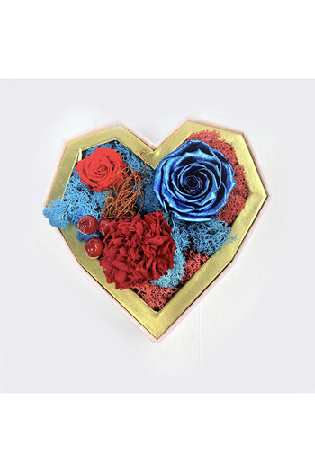 velve Special Floral Arrangement 7, cryogenic flowers, curly moss, stabilized natural lichens, Multicolor