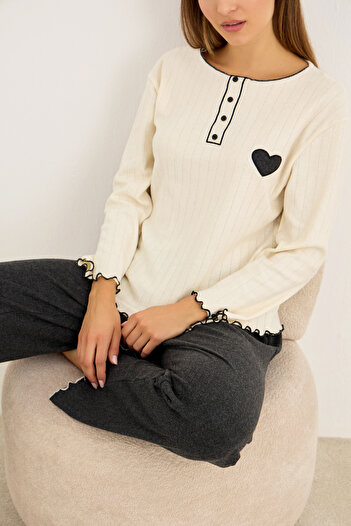 Siyah İnci Anthracite Heart Embroidered Knitted Interlock Pajama Set25226009