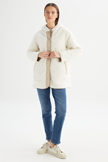 WRANGLER Regular Fit Normal Kesim Kapüşonlu Bej Kapitoneli Mont
