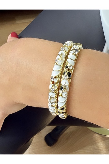VNS Accessories Vintage Enamel Stone Detailed Motif Bracelet