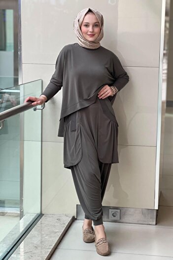 Nurcan Çetin Short in the Front, Long in the Back Tunic with Wide Pockets and Shalwar Set