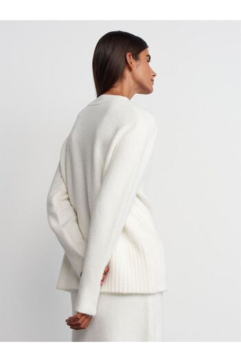 Dilvin 60269 V-Neck Stone Buttoned Soft Textured Knitwear Cardigan with Pockets-Ecru
