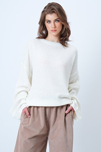 VAGGON Women's Ecru Crew Neck Oversize Wool Blend Knit Sweater Vs01186