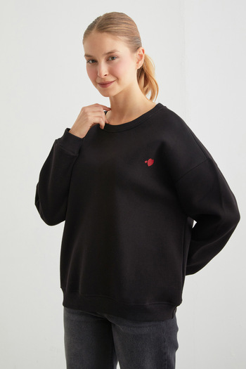 Fulla Moda 3 Thread Heart Printed Crew Neck Sweatshirt