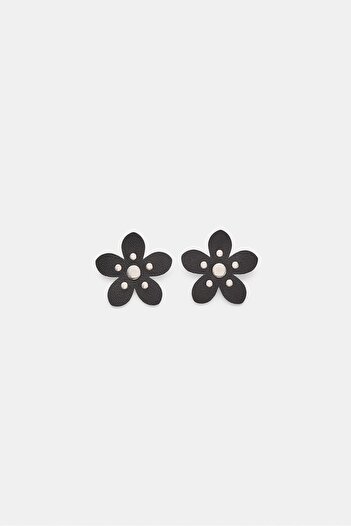 Stradivarius Leather effect flower earrings