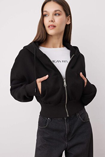 Trendyol Collection Черно Регулярно/Нормално Качулато Дебело Плетено Суитшърт с Полар TWOAW25SW00068