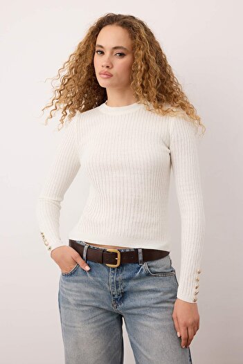 Trendyol Collection Ecru-Burgunderroter zweiteiliger Strickpullover mit Rundhalsausschnitt und Haarstrickmuster TWOAW26KZ00188
