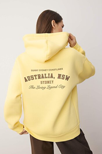 Trendyol Collection Light Yellow Thick Fleece Inside Hooded Front and Back Printed Oversize Knitted Sweatshirt Twoaw26Sw00184