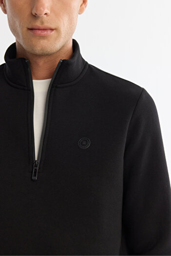 Avva Men's Black Stand Collar Zippered Raised 3 Thread Sweatshirt E 001020