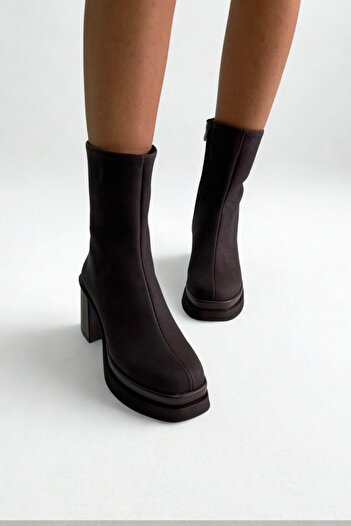 inizio Γυναικείες μπότες με χοντρό τακούνι καφέ Nubuck P8023