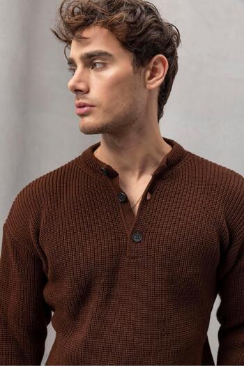 Valiberta Ανδρικό πλεκτό πουλόβερ Wes Thessaloniki Knitted 3 Buttons Half Placket Comfortable Fit - Καφέ