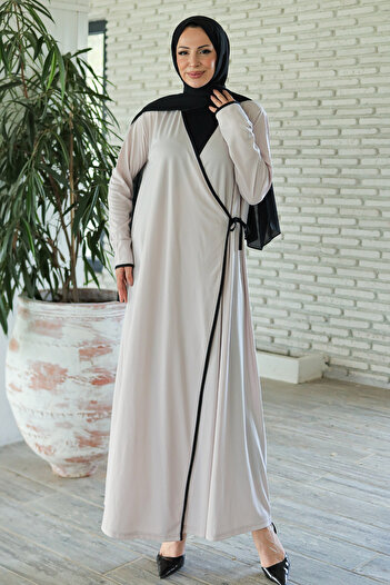 ISTANBUL STYLES Stylish Prayer Dress Made from Stretchy Jersey Fabric with Black Double-Breasted Collar and Piping Details.
