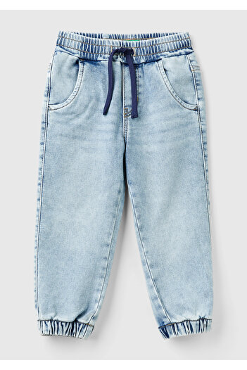 United Colors of Benetton Erkek Çocuk Açık Mavi Arka Cebi Logolu Lastik Paça Ağartılmış Denim Pantolon