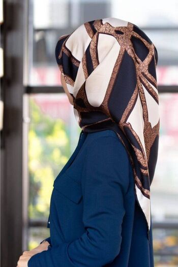 Vissona 57% Silk 43% Viscos Twill Silk Gold Effect Geometric Pattern Navy Blue - Cream Colored 90X90 Scarf D