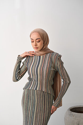 LOCCO Women's Silvery Stripe Pattern Skirt Suit Salmon