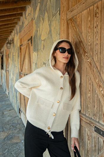 LOCCO Women's Hooded Short Knit Jacket Beige