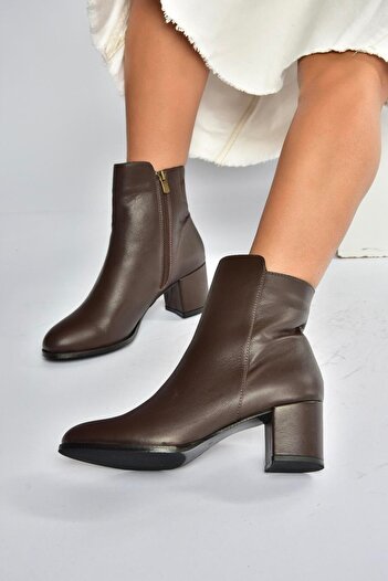 Fox Shoes V468581003 Γυναικείες μπότες με χοντρό τακούνι από γνήσιο δέρμα καφέ