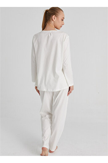 Magic Form V-Neck Solid Ecru Women's Pajama Set 17108