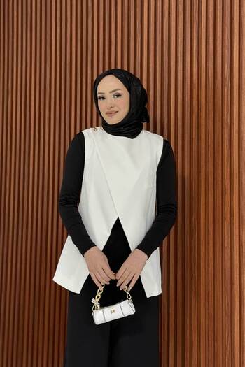 Melike Tatar Ekru Button Detailed Crepe Vest 32-2302