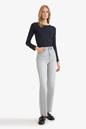 DeFacto Slim Fit Slim Fit Crew Neck Basic Plain Long Sleeve T-Shirt (25 Au)