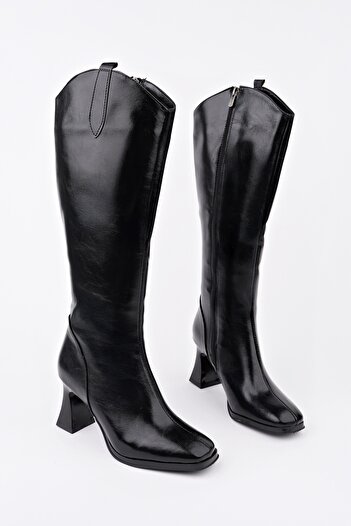 MUGGO Astoria Blunt Toe Side Zipper Heeled Women's Boots
