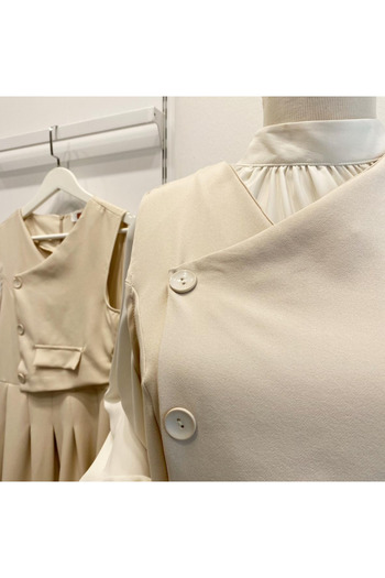 Faya Boutique Κρεμ κουρέματος με λεπτομέρεια με κουμπιά