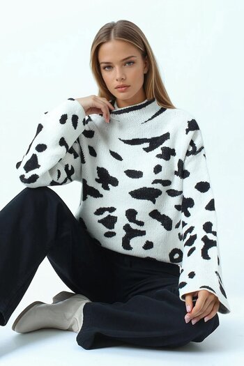 VAGGON Women's Ecru Patterned Half Turtleneck Knit Sweater Vs01038