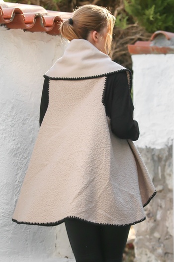 Chiccy Italian Beige Shawl Collar Sleeveless No Closure No Pockets Shepherd Stitching Cashmere Oversized Woven Vest 70 70