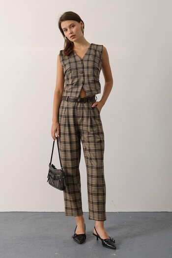 VAGGON Belted Plaid Patterned Carrot Pants