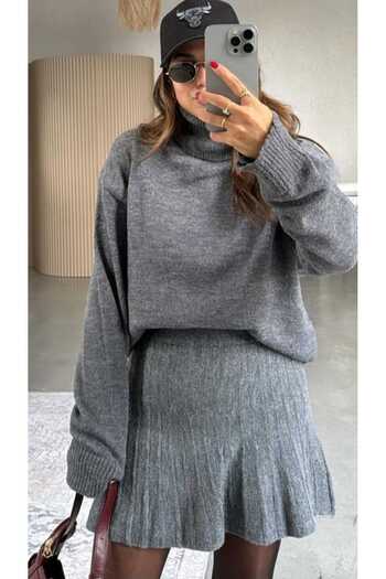 Cemre Life Stylish Gray Knitwear Set – Turtleneck Sweater & Pleated Skirt