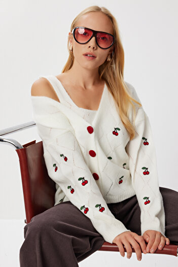 Lovelyİstanbul Cherry Embroidered Blouse Cardigan Knitwear Set Lmt0042 Ecru