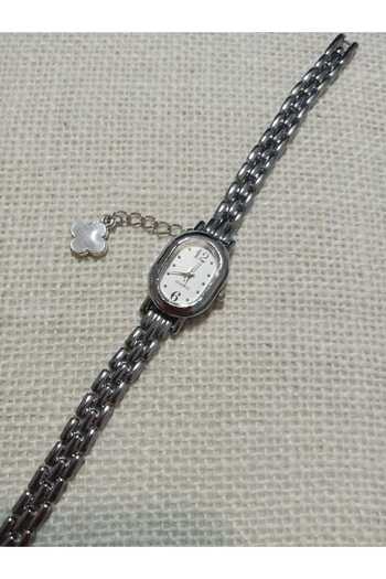 QUARTZ Minimal Model Silver Steel Band Women Wristwatch Silver Oval Case Tt0126