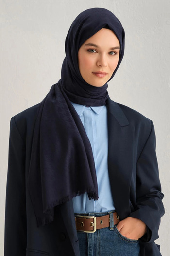 Armine Viscon Houndstooth Pattern Shawl 3 08