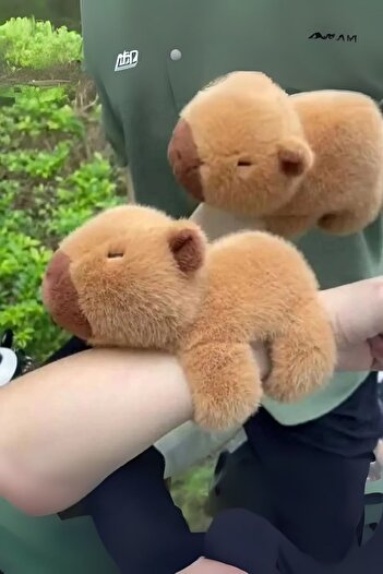 Ecrou Petrichor Hug Me Capybara Plush